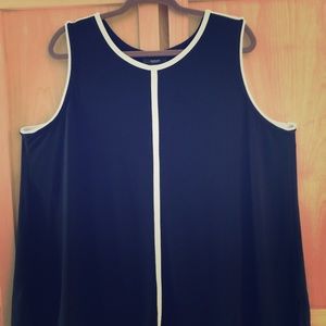 Sleeveless dress shirt